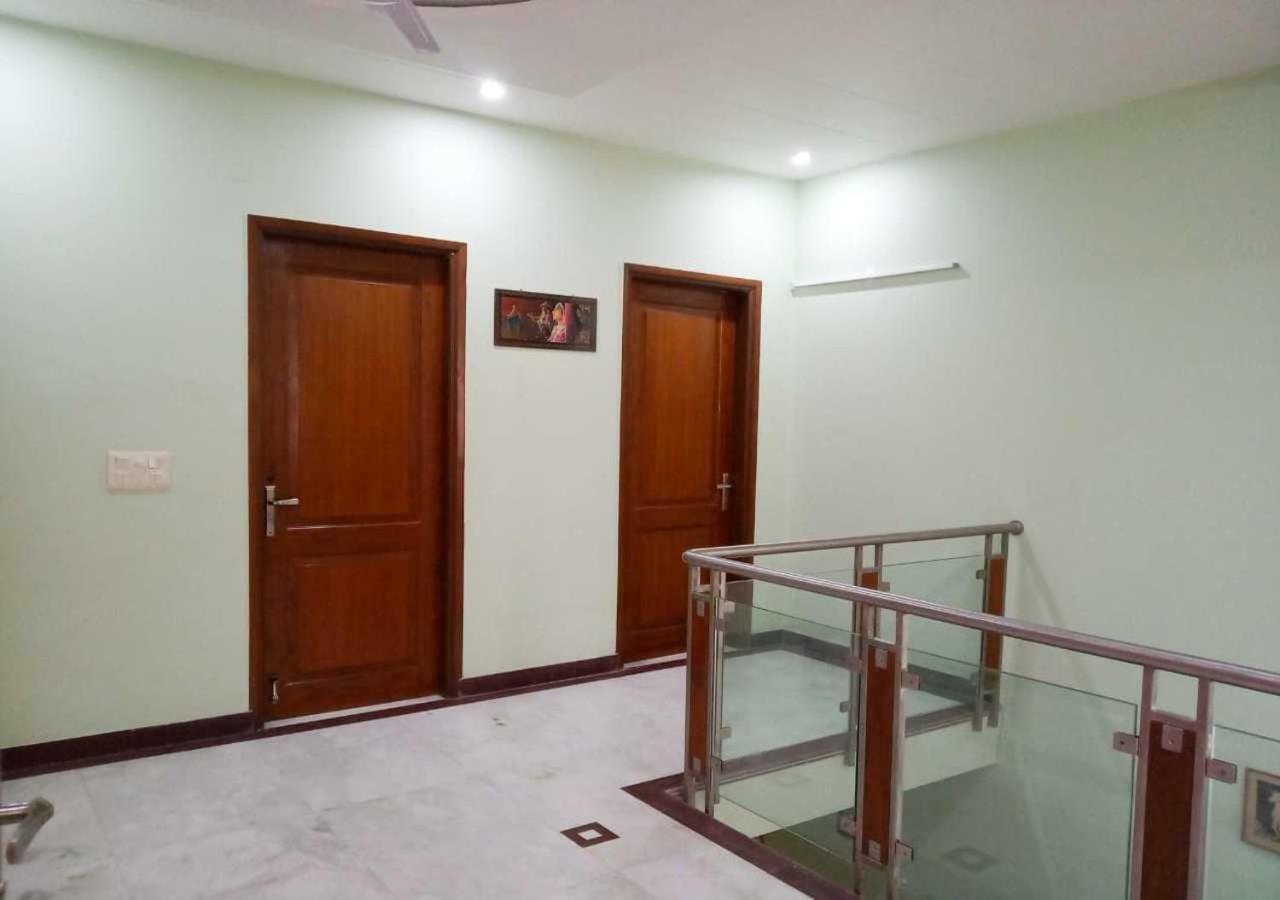 J P Residency Hotel Greater Noida Kültér fotó